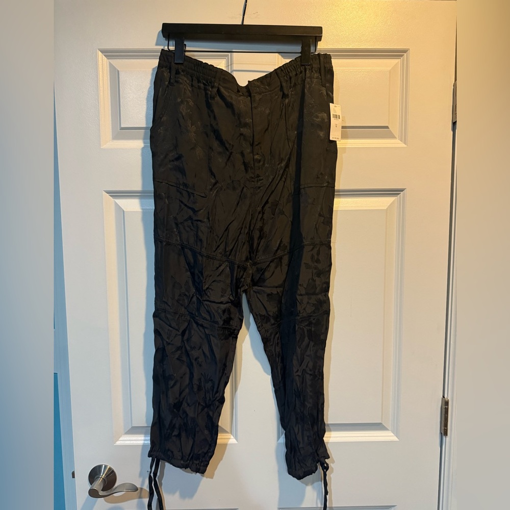 Anthropologie Floral Jacquard Joggers size M NWT - Picture 3 of 8